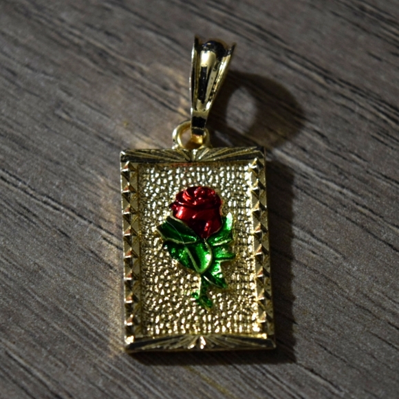 Jewelry - Rose Medallon